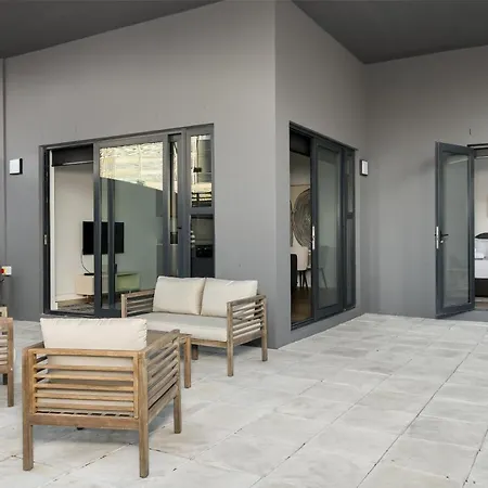 Newlands Peak Aparthotel By Totalstay Cape Town Exterior photo