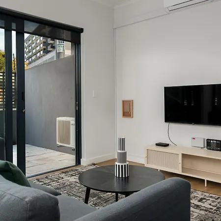 Newlands Peak Aparthotel By Totalstay Cape Town Room photo